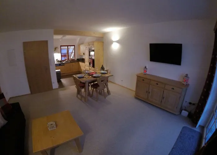 Hochstein Apartment *